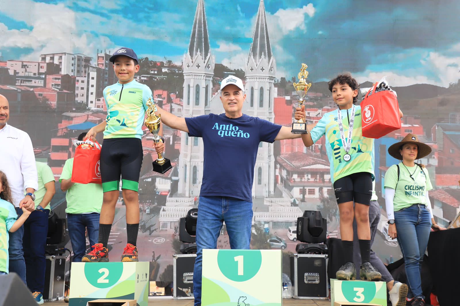 La Clásica Infantil inauguró el Central Park Tulio Ospina